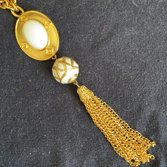 Gold and white statement necklace - Picture 3 of 5